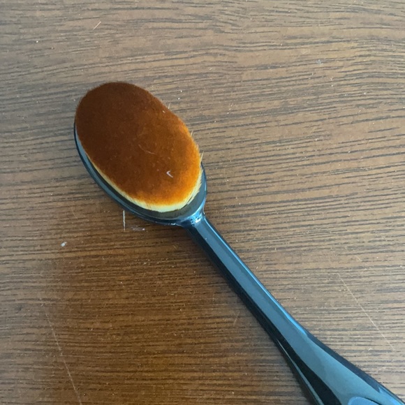 Candice Cosmetics Oval 6 Brush - Picture 4 of 5